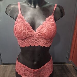 Elegant Lace Bralette and Panty Set - Pink